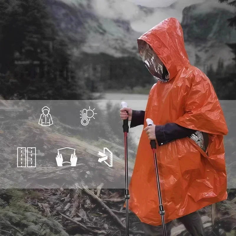 알루미늄 코팅 안감으로 제작되어 방수 및 보온 기능이  - Camping Rain Poncho 리뷰 및 가격