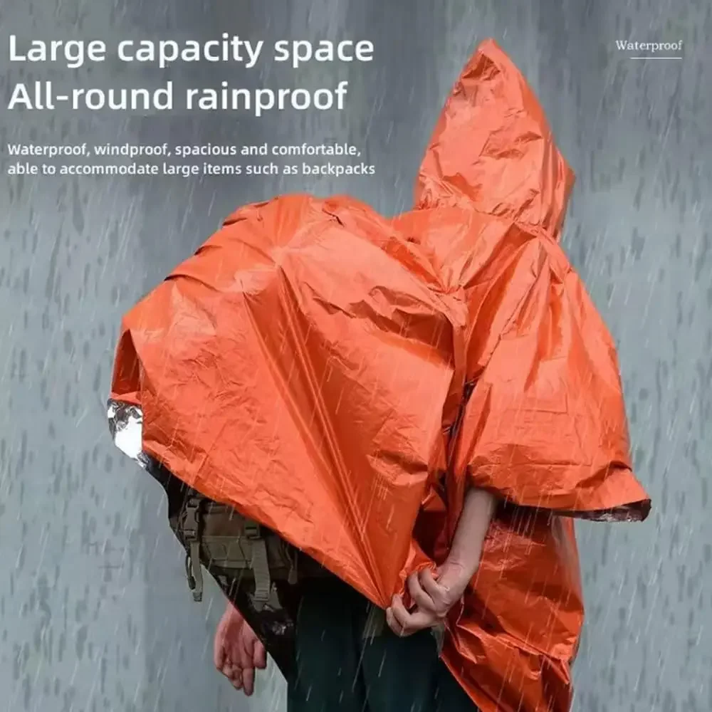 알루미늄 코팅 안감으로 제작되어 방수 및 보온 기능이  - Camping Rain Poncho 리뷰 및 가격